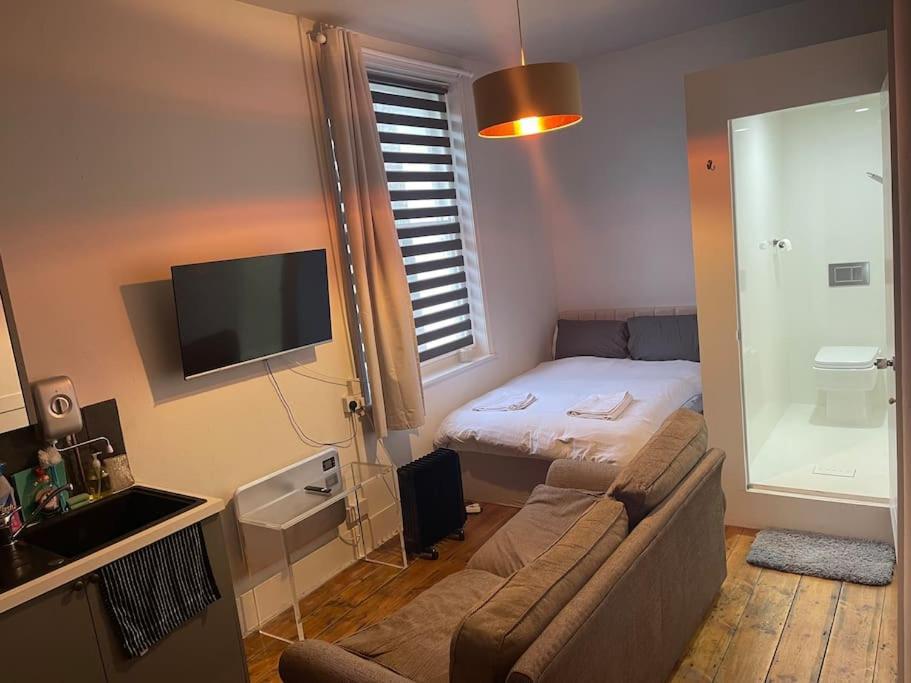 브라이턴 4 Quiet Compact Studio With Garden View - Best Location - Comfortable - Quiet 아파트 외부 사진